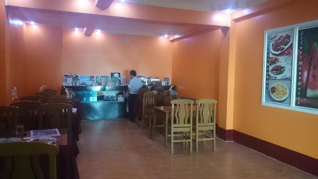 Silver Moon Hotel Yangon Ngoại thất bức ảnh
