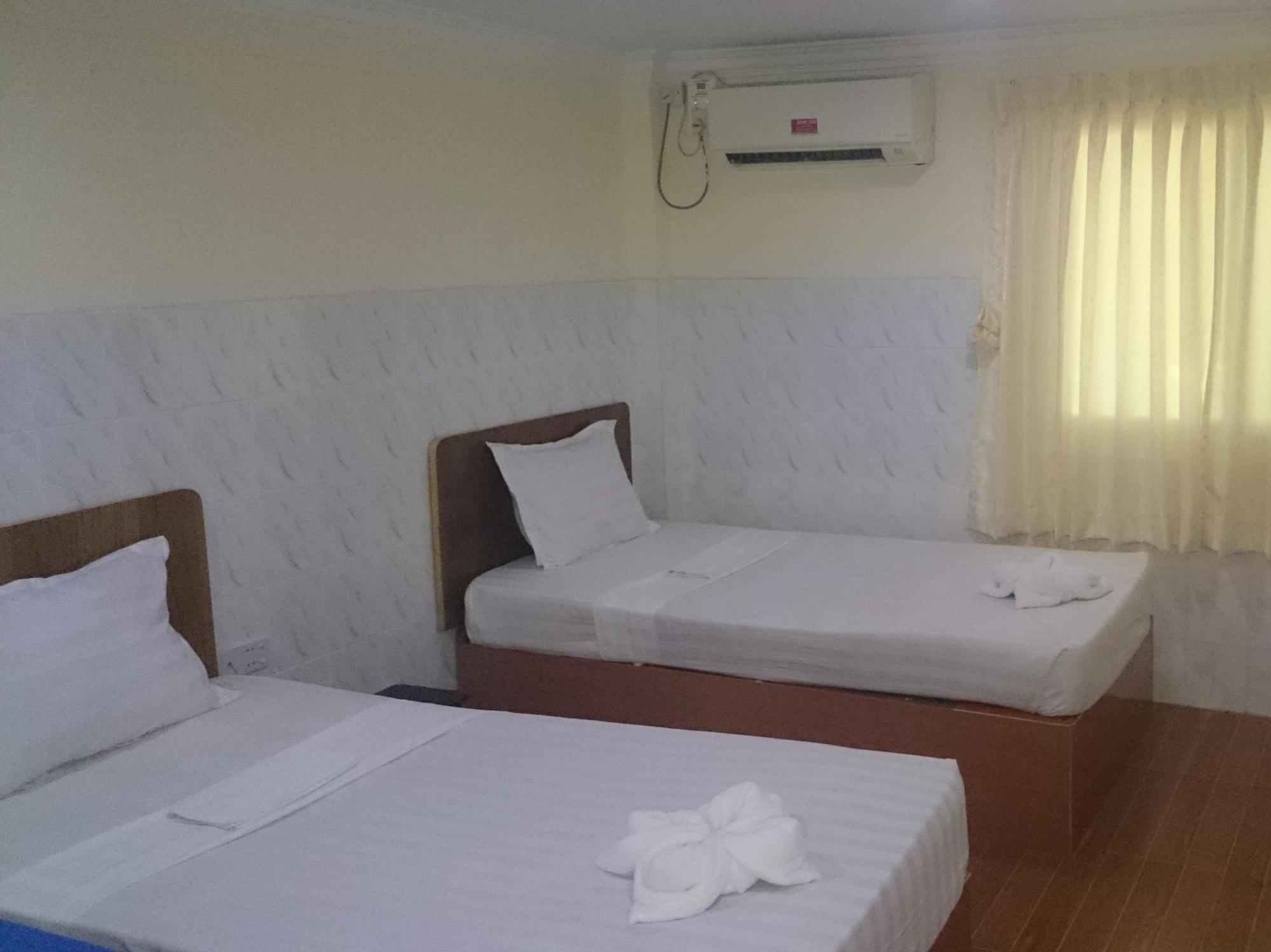 Silver Moon Hotel Yangon Ngoại thất bức ảnh