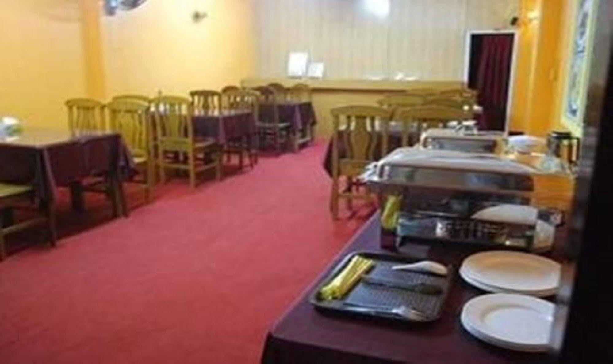 Silver Moon Hotel Yangon Ngoại thất bức ảnh